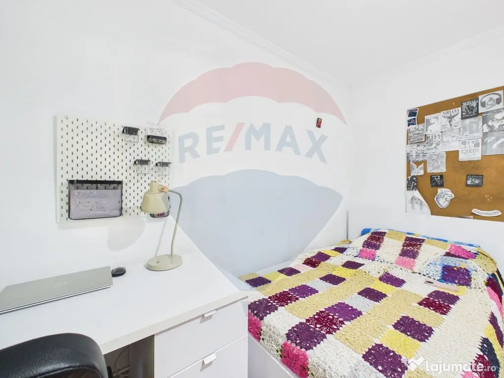 Oportunitate - 2 Apartamente 4 + 2 camere - Zona 13 Septe...