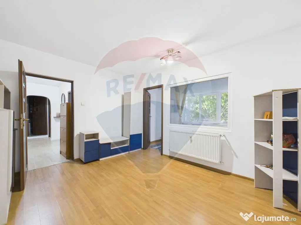 Oportunitate - 2 Apartamente 4 + 2 camere - Zona 13 Septe...
