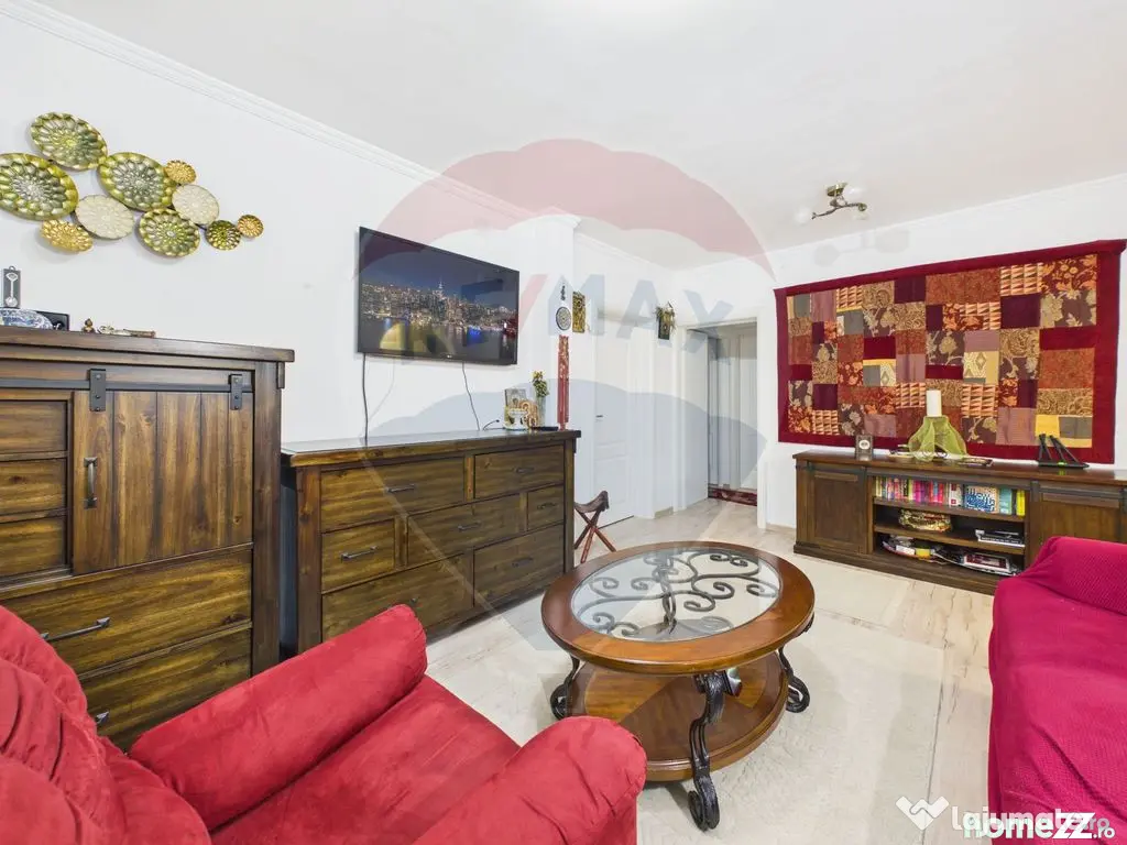 Oportunitate - 2 Apartamente 4 + 2 camere - Zona 13 Septe...