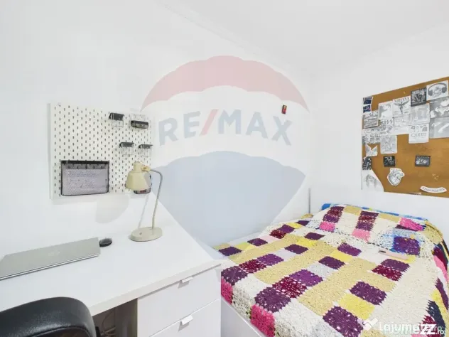 Oportunitate - 2 Apartamente 4 + 2 camere - Zona 13 Septe...