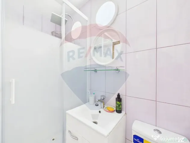 Oportunitate - 2 Apartamente 4 + 2 camere - Zona 13 Septe...