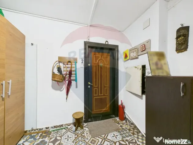 Oportunitate - 2 Apartamente 4 + 2 camere - Zona 13 Septe...