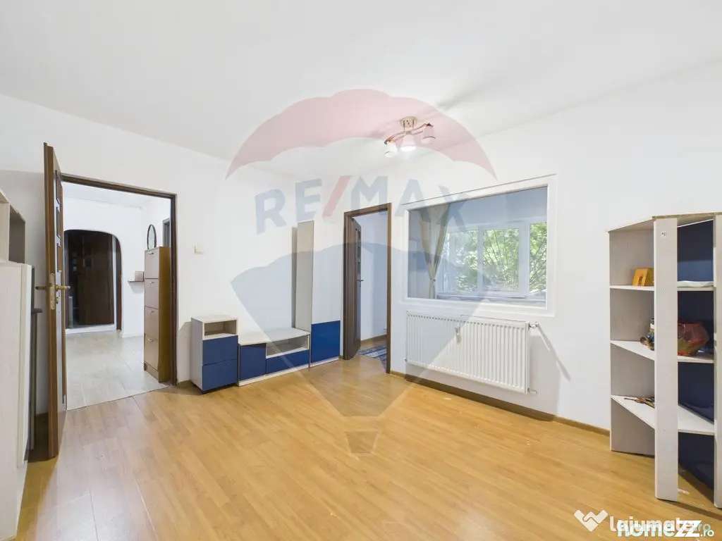 Oportunitate - 2 Apartamente 4 + 2 camere - Zona 13 Septe...