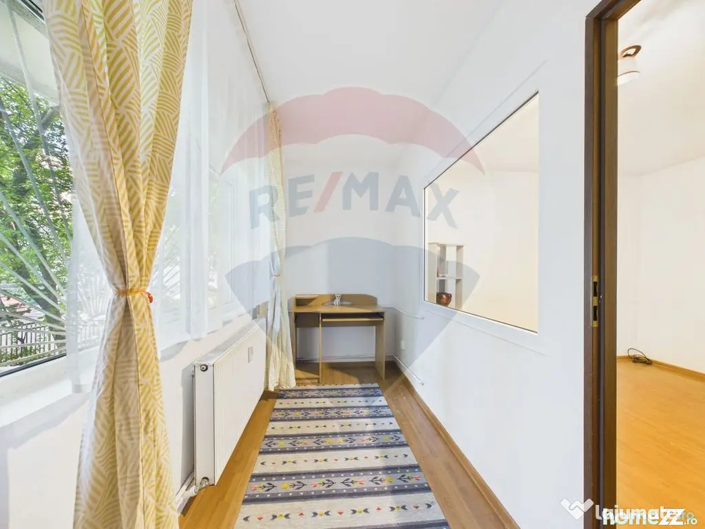 Oportunitate - 2 Apartamente 4 + 2 camere - Zona 13 Septe...