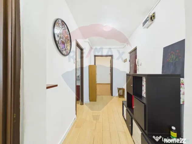 Oportunitate - 2 Apartamente 4 + 2 camere - Zona 13 Septe...