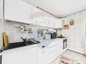 Oportunitate - 2 Apartamente 4 + 2 camere - Zona 13 Septe...
