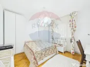 Oportunitate - 2 Apartamente 4 + 2 camere - Zona 13 Septe... 