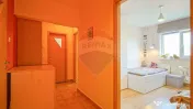 Apartament decomandat 3 camere, 2 băi și parcare – Pi... 