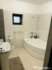 Apartament 3 camere, 80 mp , zona Magnolia 