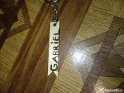 Titlu: Brelocuri din Lemn Personalizate prin Pirogravură 