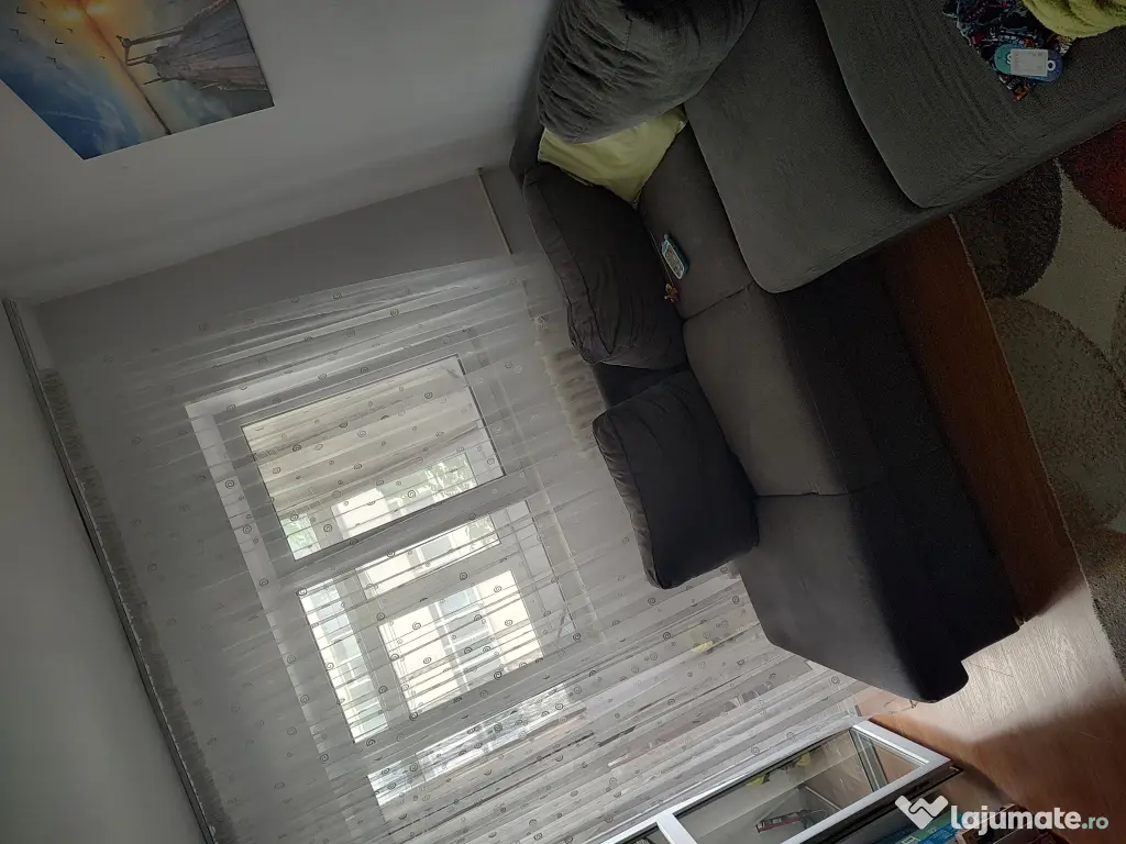 Vând apartament 2 camere zona Bariera Bucuresti