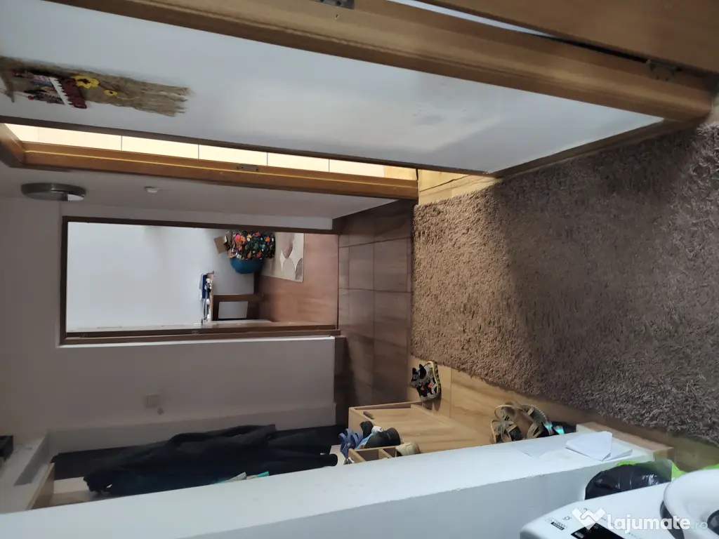 Vând apartament 2 camere zona Bariera Bucuresti