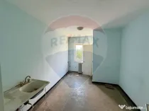 Apartament cu 3 camere de vânzare în zona Brailei