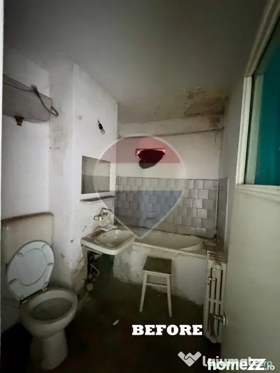 Apartament cu 3 camere de vânzare în zona Brailei