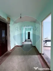 Apartament cu 3 camere de vânzare în zona Brailei 
