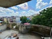 Apartament cu 3 camere de vânzare în zona Brailei