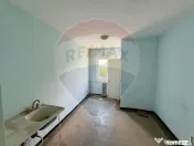Apartament cu 3 camere de vânzare în zona Brailei 