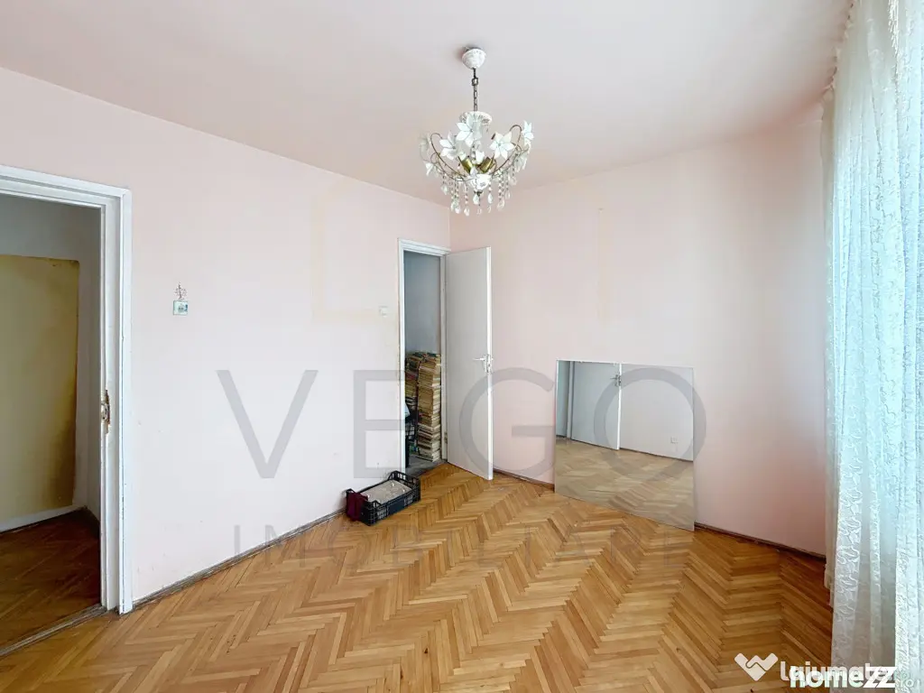 Apartament 4 camere decomandate la 2395 eur/mp in Mănăștu