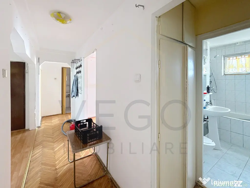 Apartament 4 camere decomandate la 2395 eur/mp in Mănăștu