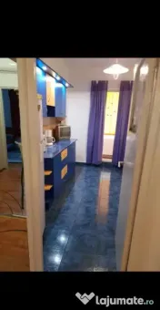 Vand apartament cu 3 camere 