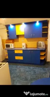 Vand apartament cu 3 camere 