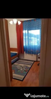 Vand apartament cu 3 camere 