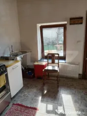 Casă complet renovată, 3 camere, teren 3800 mp – comuna 