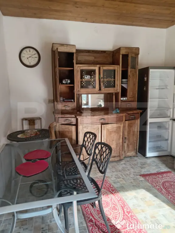Casă complet renovată, 3 camere, teren 3800 mp – comuna