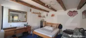 Casă complet renovată, 3 camere, teren 3800 mp – comuna 
