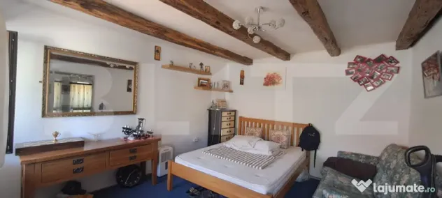 Casă complet renovată, 3 camere, teren 3800 mp – comuna