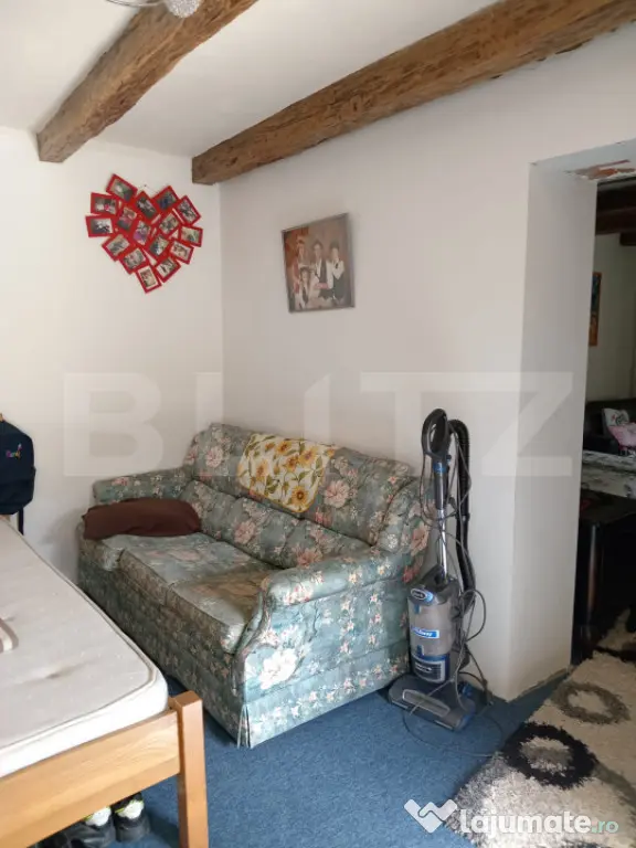 Casă complet renovată, 3 camere, teren 3800 mp – comuna