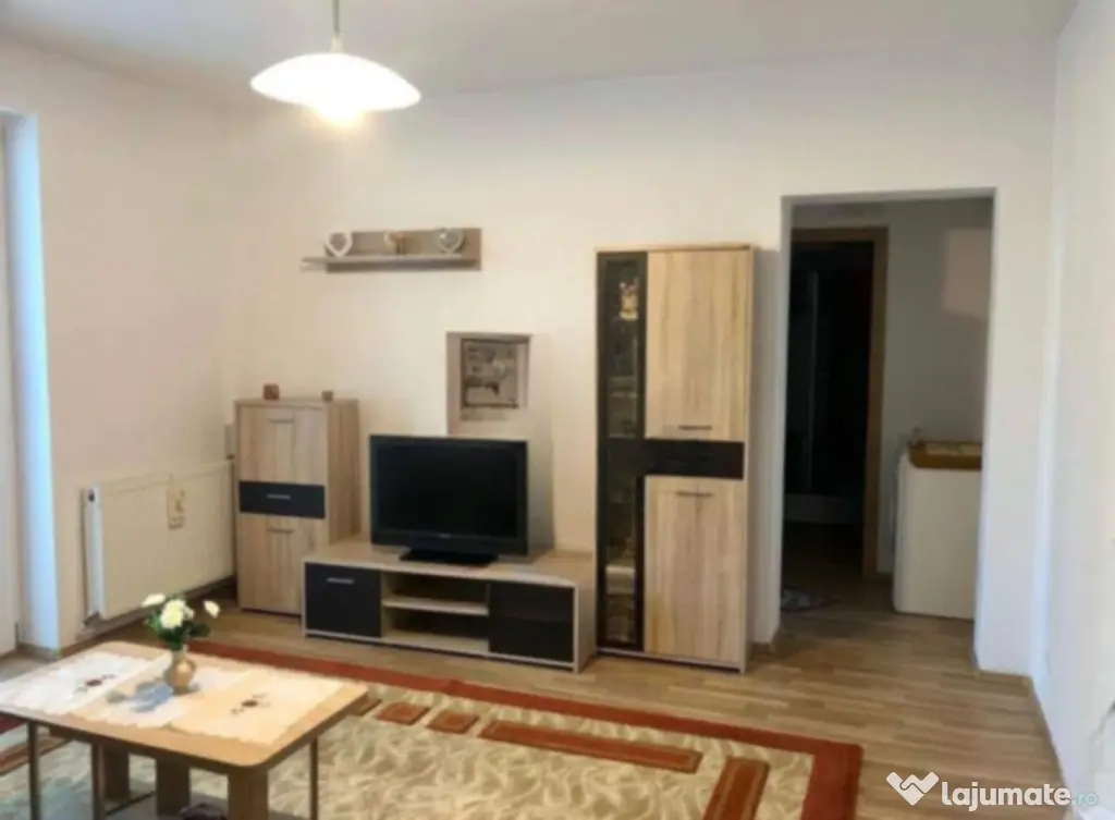 Proprietar inchiriez apartament 2 camere lângă Piața Astra