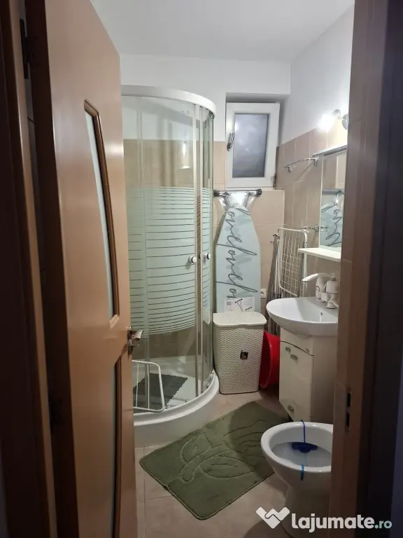 Proprietar inchiriez apartament 2 camere lângă Piața Astra