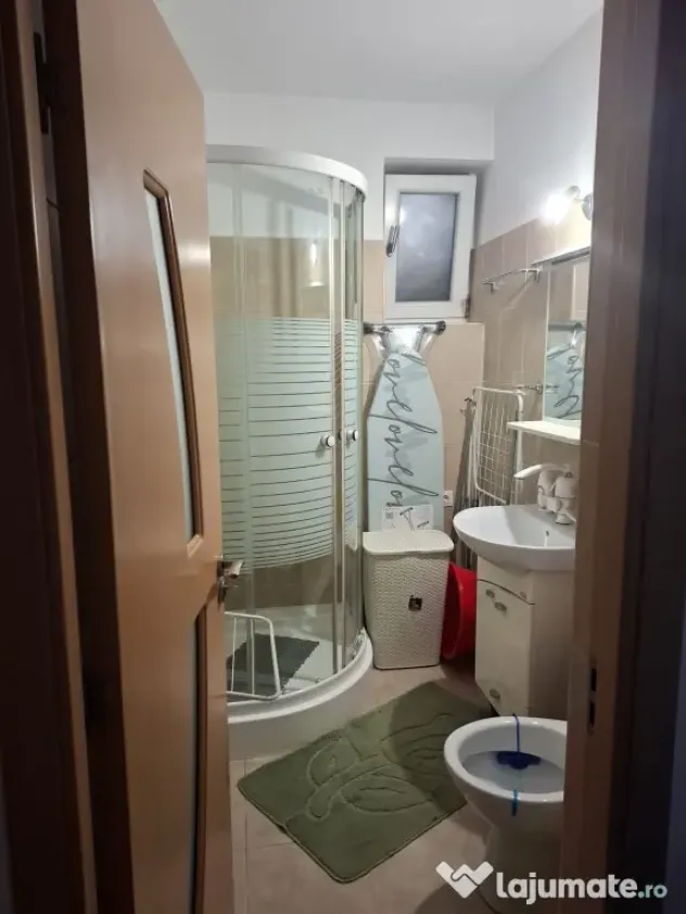 Proprietar inchiriez apartament 2 camere lângă Piața Astra