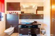Vila premium de vanzare Balotesti/ piscina/ ponton/ desch... 