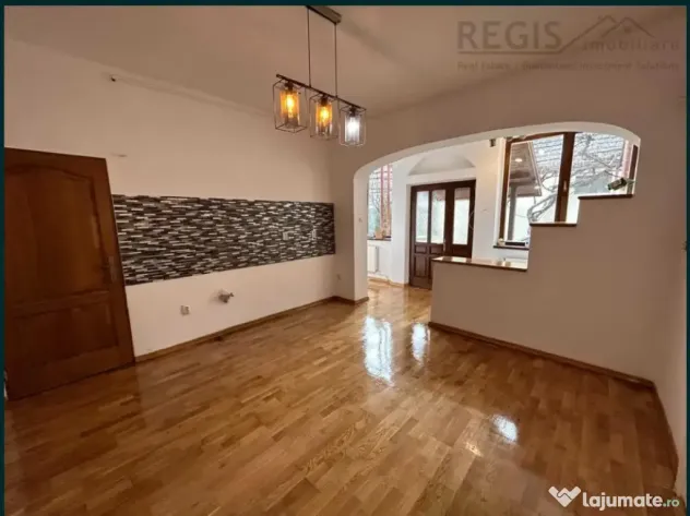 Casa 3 camere individuala,parcare, cu curte si garaj Grivite