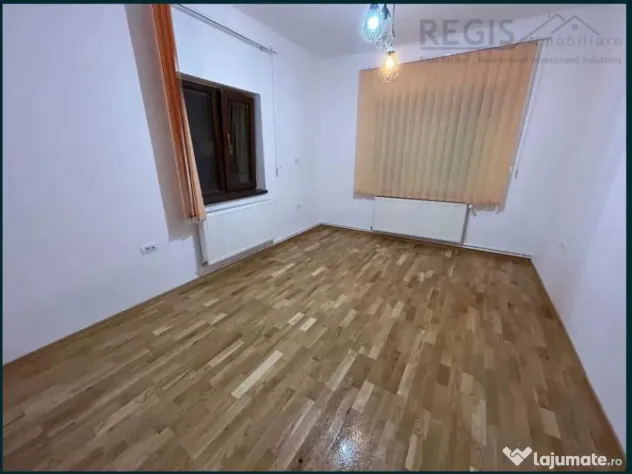 Casa 3 camere individuala,parcare, cu curte si garaj Grivite