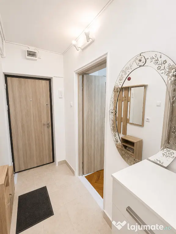 Garsoniera decomandata, spatioasa, in bloc de apartamente, zona Triaj!