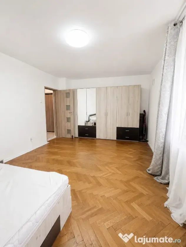 Garsoniera decomandata, spatioasa, in bloc de apartamente, zona Triaj!