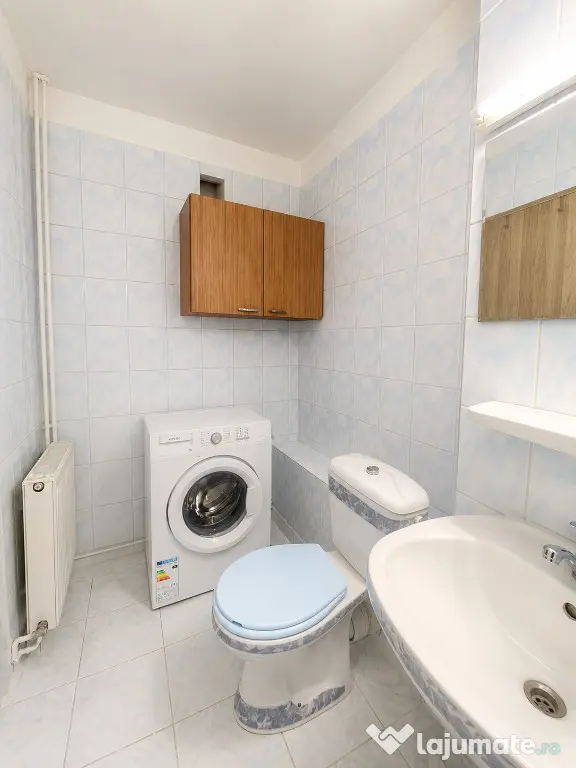Garsoniera decomandata, spatioasa, in bloc de apartamente, zona Triaj!