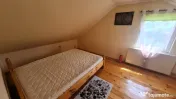 Pensiune moderna 12 camere 4600 mp Valea Avrigului