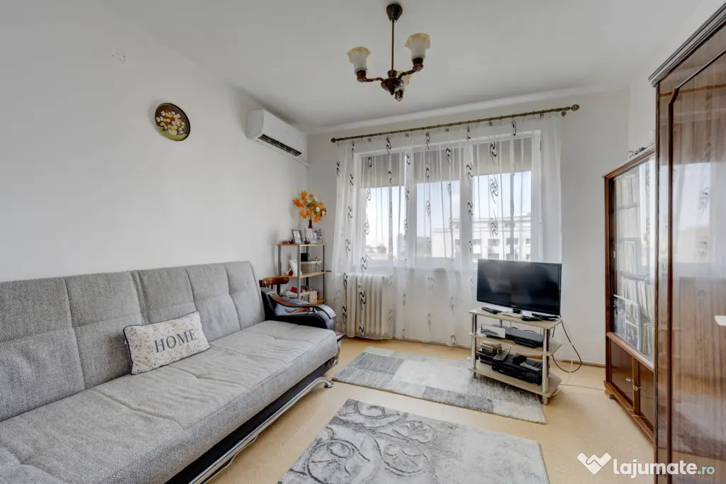 Apartament 3 camere decomandat, Titan, 1 Decembrie