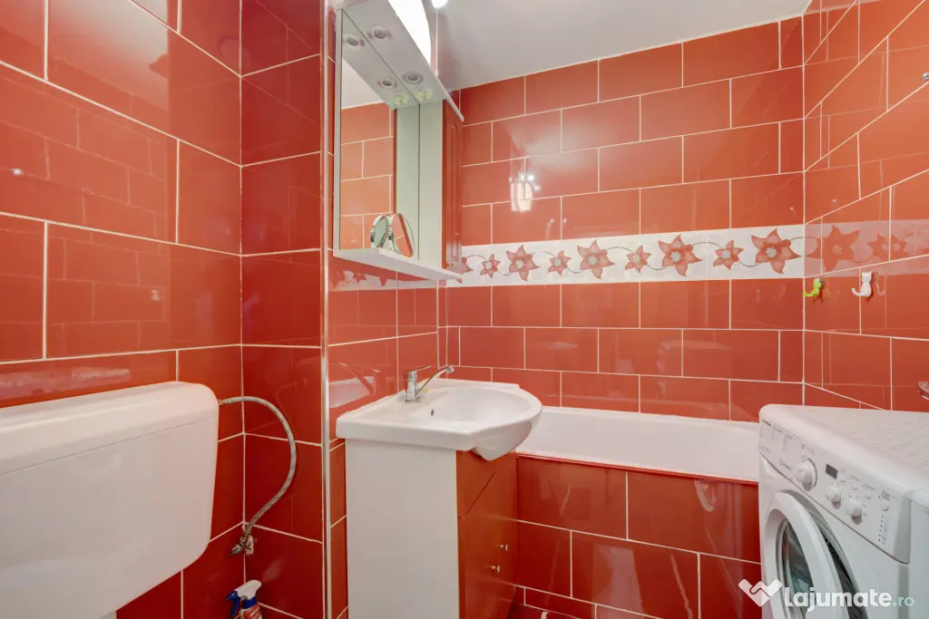 Apartament 3 camere decomandat, Titan, 1 Decembrie