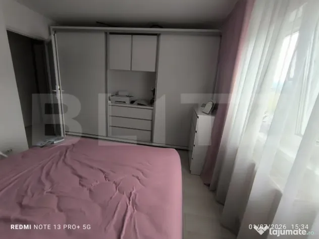 Apartament cu 2 camere, 2 parcari, curte+foisor