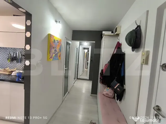 Apartament cu 2 camere, 2 parcari, curte+foisor