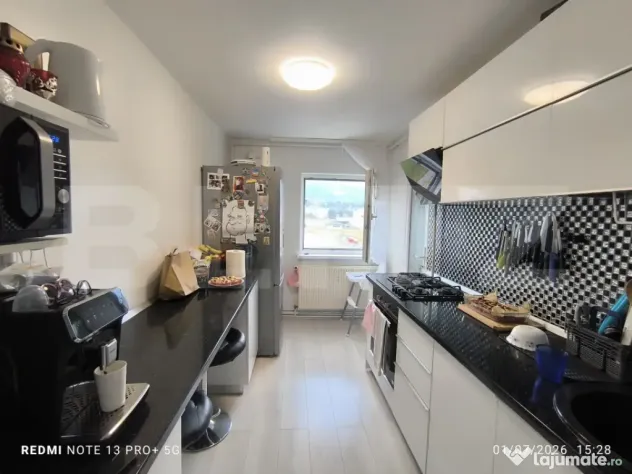 Apartament cu 2 camere, 2 parcari, curte+foisor