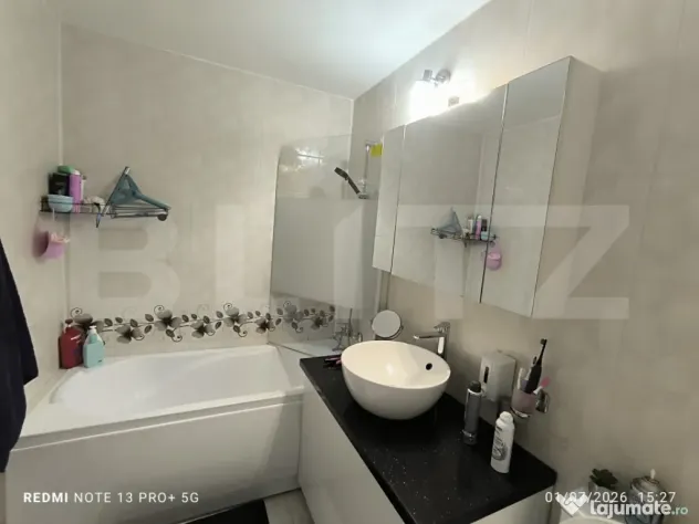 Apartament cu 2 camere, 2 parcari, curte+foisor