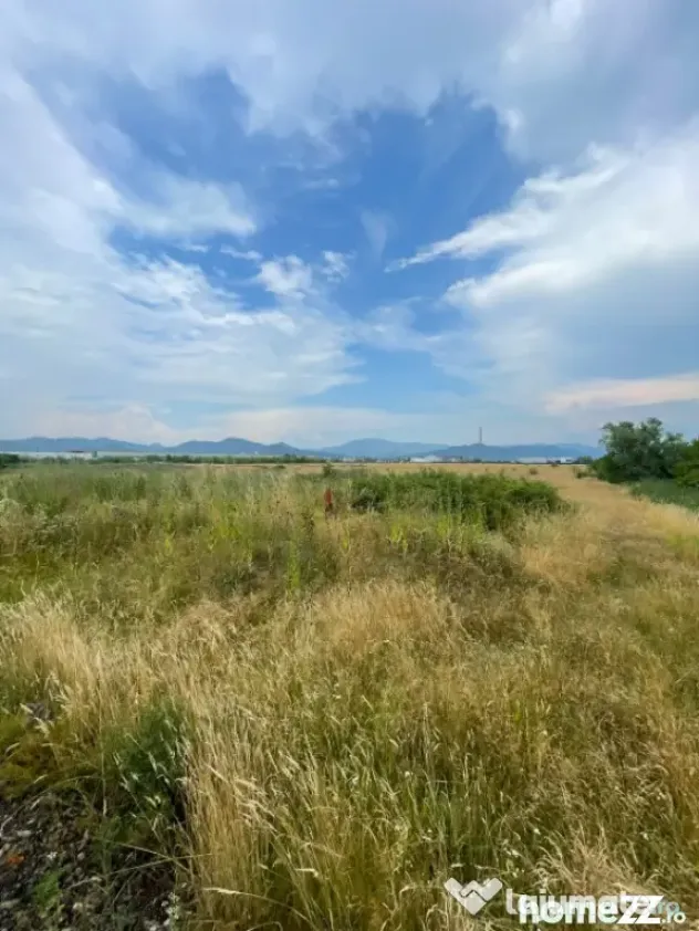 Teren investiție – 57 ari intravilan, front stradal 40m,