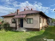Casă tradițională cu lucrări recente de întreținere...