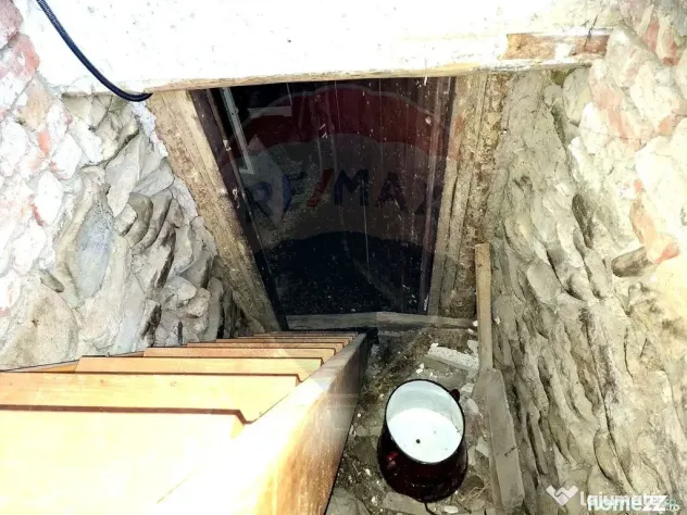 Casă tradițională cu lucrări recente de întreținere...